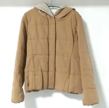 브라운 후드 부착 다운 자켓