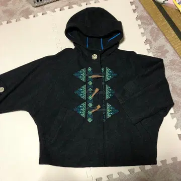 티티카카 숏코트 자켓 후드 부착