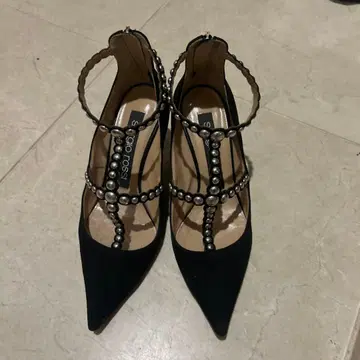 블랙 펄 장식 하이힐