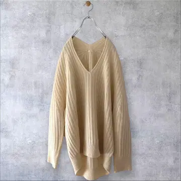 새상품급 이에나 울 100% 코쿤 리브 V넥 니트