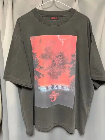 NETFLIX STRANGER THINGS T셔츠 XL 그레이