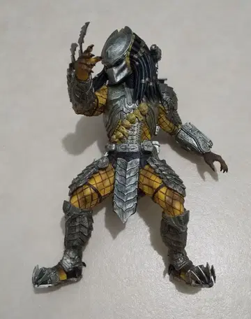 프레데터 리얼 피규어