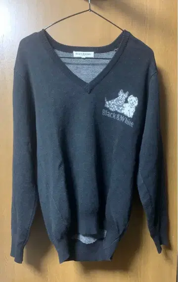 Black&White V넥 니트
