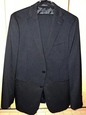 남성용 수트 (상하의) 가격 인하 가능