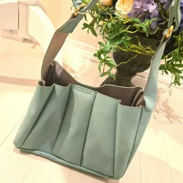 미사용 민트 그린 플리츠 디자인 숄더백