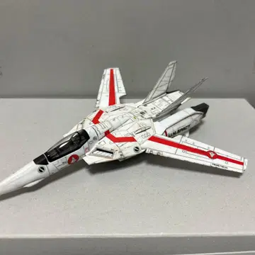 마크로스 VF-1 발키리 1/72
