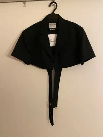 [택 포함 미사용 새상품] 느와르 케이 니노미야 25ss 숏 자켓