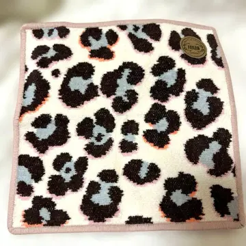 러브리 바이 페이러 레오파드 무늬 화이트 핑크 표범 무늬 미사용 새상품