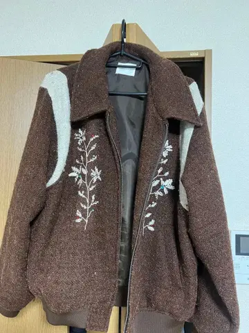 CamphorWood 라메 트위드 스타디움 자켓