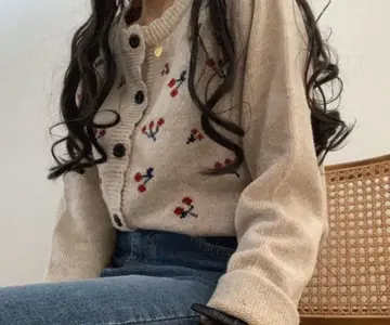 꽃무늬 자수 니트 가디건 베이지