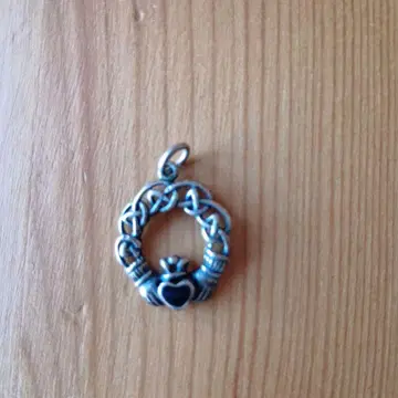 펜던트 탑 아일랜드