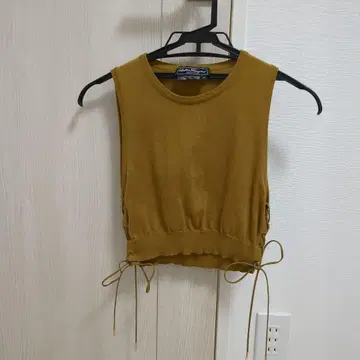 Salvatore Ferragamo 슬리브리스 상의 M 머스타드