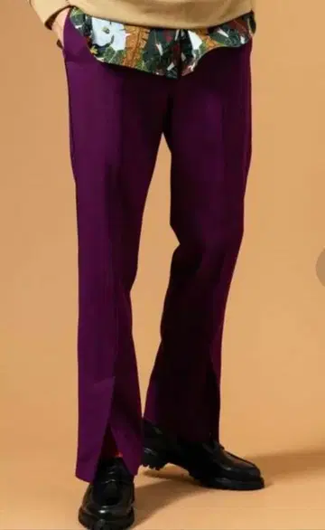 UNITED TOKYO 프론트 슬릿 슬랙스 유나이티드 도쿄