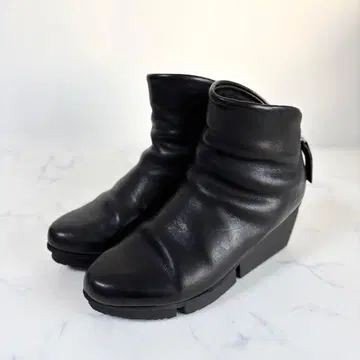 트리픈 39 스위프트 숏부츠 백 지퍼 가죽 블랙