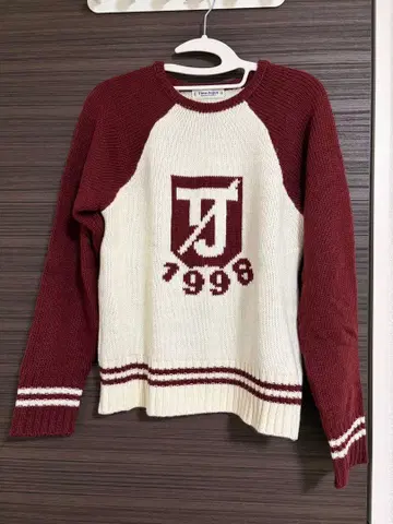 티나:조준 1998 로고 스웨터