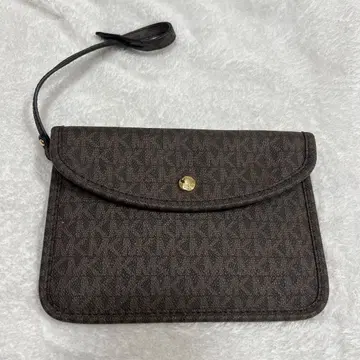 Michael Kors 브라운 로고 파우치