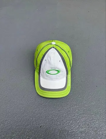 OAKLEY cap 00s y2k