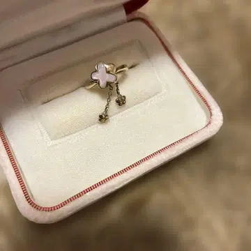 플라워 모티브 반지 체인 포함