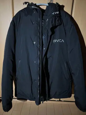 RVCA 블랙 다운 자켓 후드 부착 가격 인하 가능
