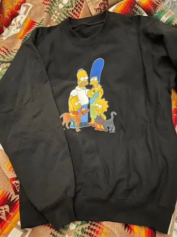 더 심슨즈 프린트 맨투맨 블랙 패밀리마트