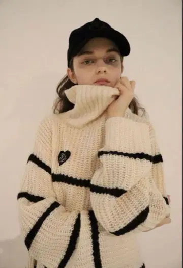 epine 에피누 아이보리 터틀넥 스웨터 프리 사이즈