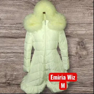 Emiria Wiz 화이트 퍼 다운 자켓 M 사이즈