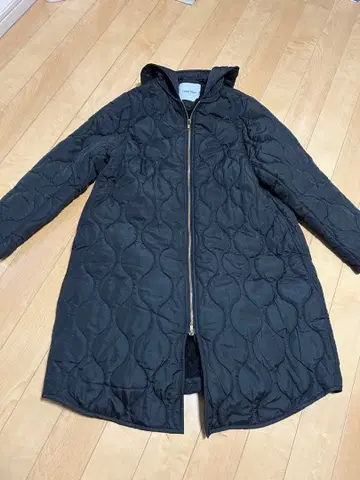 엠마 테일러 블랙 퀼팅 롱 코트 구제 의류 코트 특가