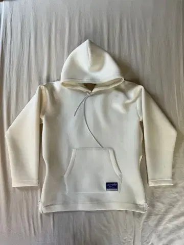 Monkeytime 화이트 후드 부착 후드티