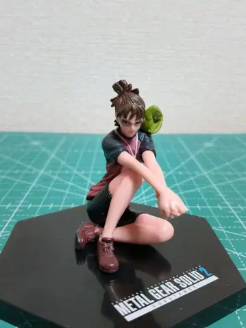 메탈기어 솔리드 2 피규어 컬렉션 엠마 에머리히