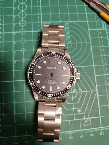 풀 커스텀 BILIGER 손목시계 T 서브 포인티드 가드 더블 버클