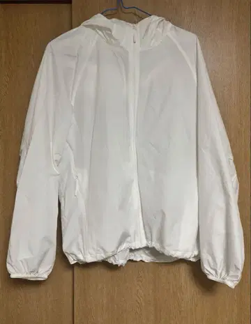 새상품급 UNIQLO 포켓터블 UV컷 후드티