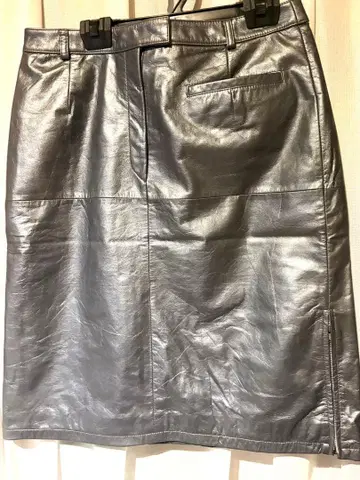 사이드 슬릿 소가죽 건메탈 스커트