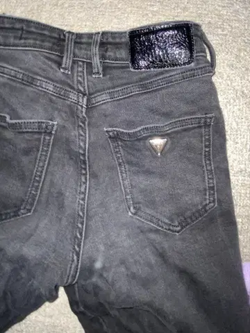 GUESS 사이드 프린지 블랙 청바지