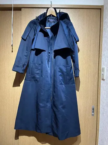 새상품급 RUIRUE 후드 부착 네이비 코트