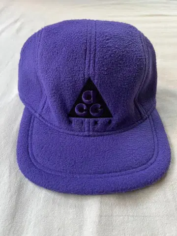 NIKE ACG 보라색 플리스 캡 6 패널