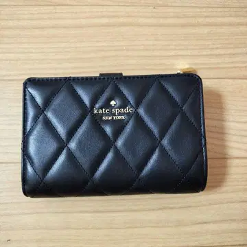 kate spade 블랙 퀼팅 접이식 지갑