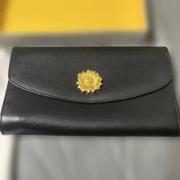 ESCADA 블랙 가죽 장지갑 해바라기 모티브