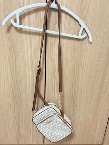 MICHAEL KORS 모노그램 숄더백