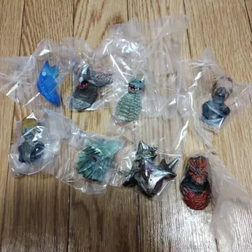 제일복권 울트라맨 괴수 초대전 F상 헤드 마그넷 피규어 전 세트