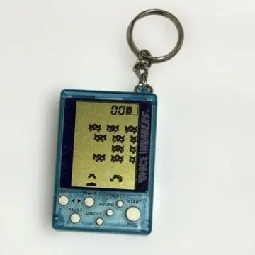 HIRO 스페이스 인베이더 게임기 키링 [작동 확인 완료]