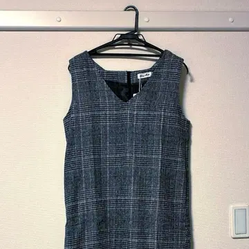 새상품 Doux Belle 그레이 계열 체크 V넥 원피스 M 사이즈