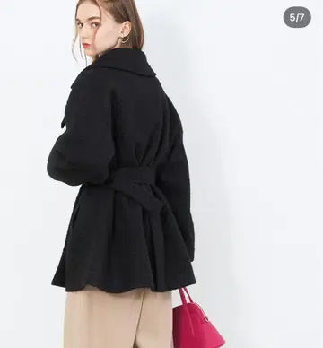 부클 레벨 하프 코트 Andemiu