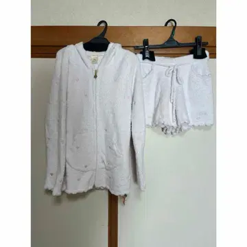 gelatopique 파우더 자수 하트 후드티/숏팬츠