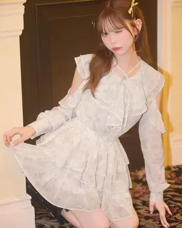 미셸 마카롱 티어드 프릴 미니 원피스