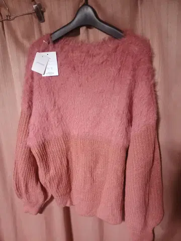 새상품 Petit Plevr 모헤어 퍼 절개 디자인 긴팔 니트 스웨터