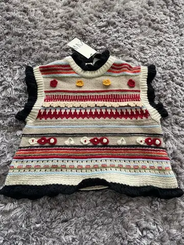 ZARA 자수 슬리브 니트탑