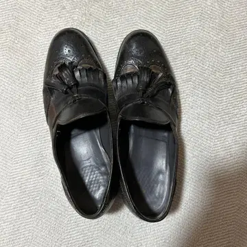 블랙 프린지 가죽 드레스 슈즈