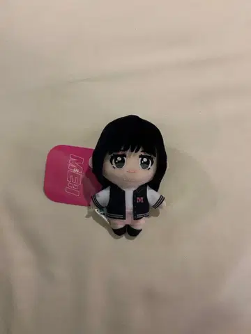 ME:I GIGO 한정판 마스코트 봉제 인형 MOMONA