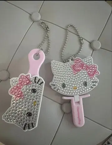 미사용 새상품 산리오 리틀트윈스타 키티 거울 & 브러쉬 세트