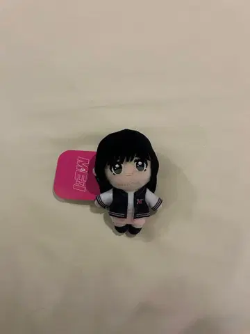 ME:I GIGO 한정판 마스코트 봉제 인형 카사하라 모모나 MOMONA